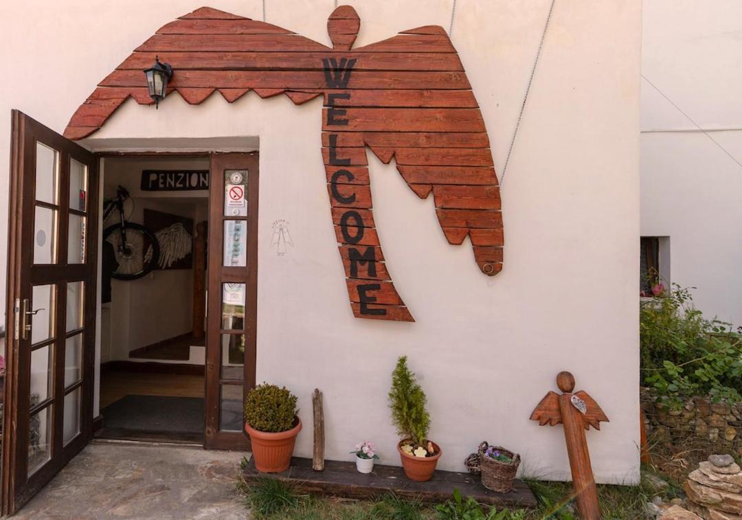 Bike Bistro A Penzion U Vsech Andelu Nove Mesto pod Smrkem Exteriör bild