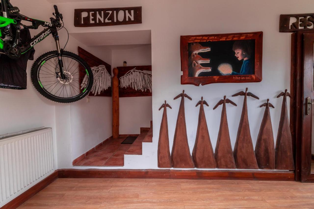 Bike Bistro A Penzion U Vsech Andelu Nove Mesto pod Smrkem Exteriör bild