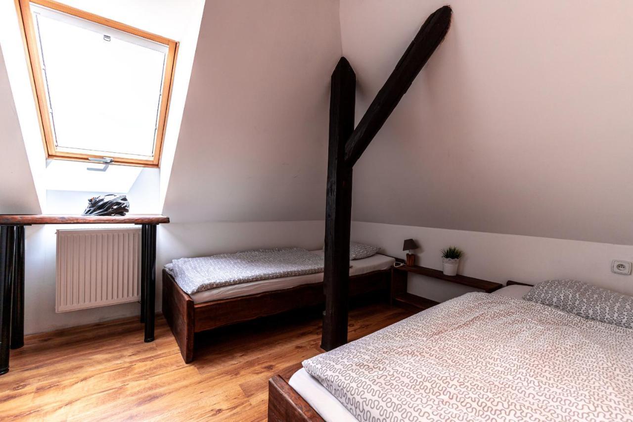 Bike Bistro A Penzion U Vsech Andelu Nove Mesto pod Smrkem Exteriör bild