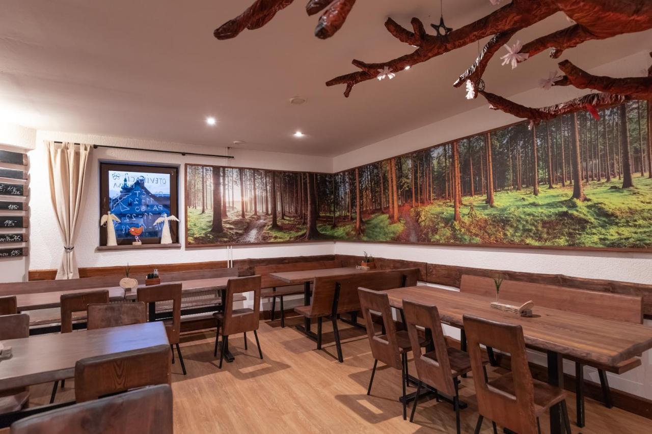 Bike Bistro A Penzion U Vsech Andelu Nove Mesto pod Smrkem Exteriör bild