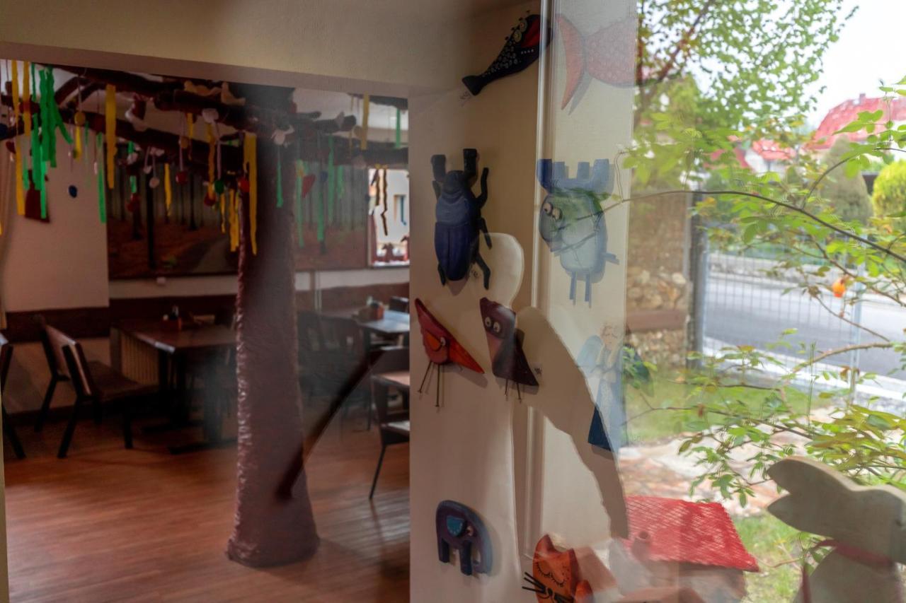 Bike Bistro A Penzion U Vsech Andelu Nove Mesto pod Smrkem Exteriör bild