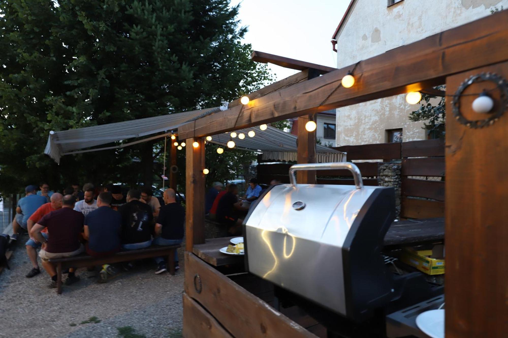 Bike Bistro A Penzion U Vsech Andelu Nove Mesto pod Smrkem Exteriör bild